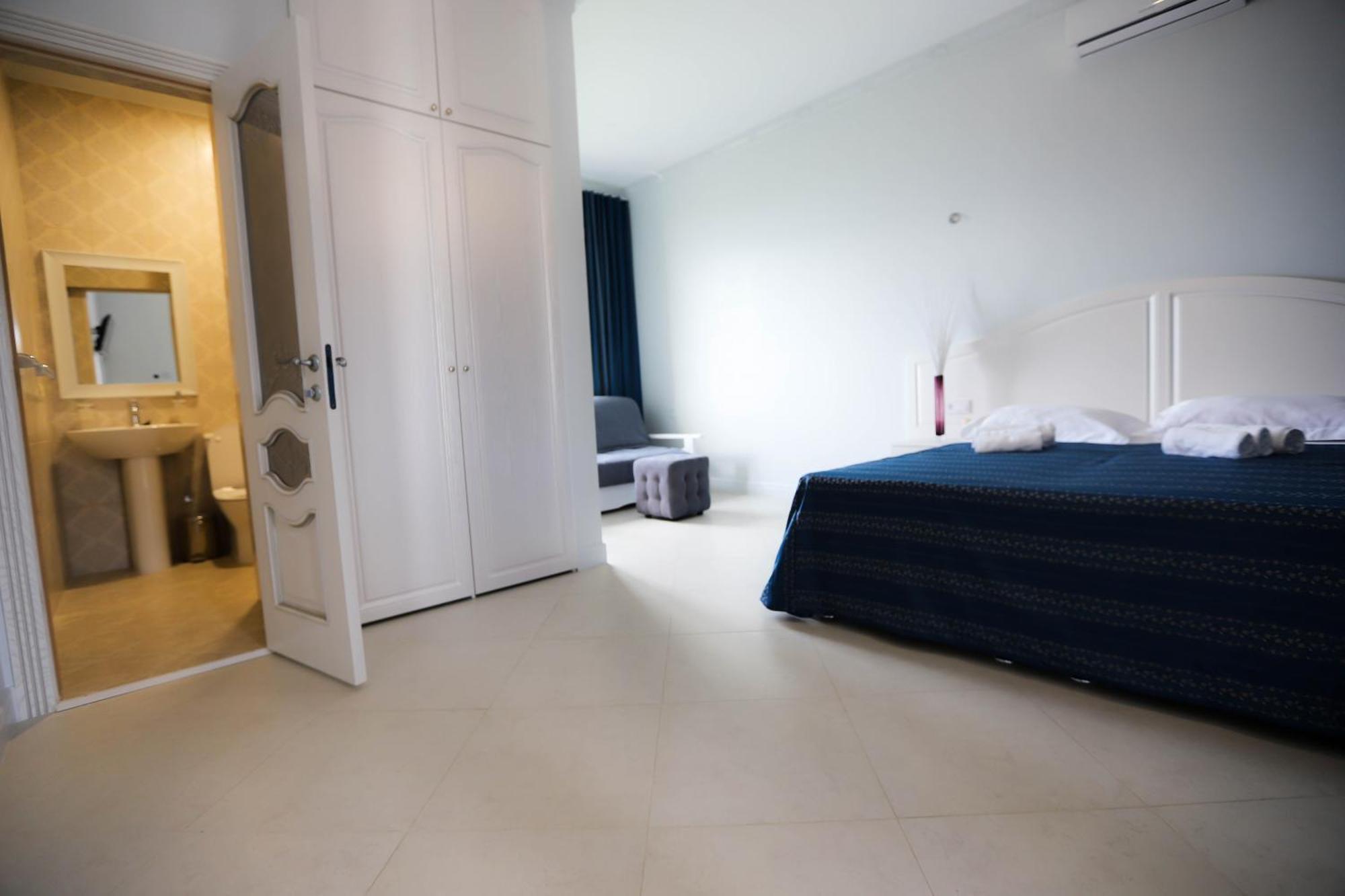 Hometel 4 Friends Gagra Exterior photo