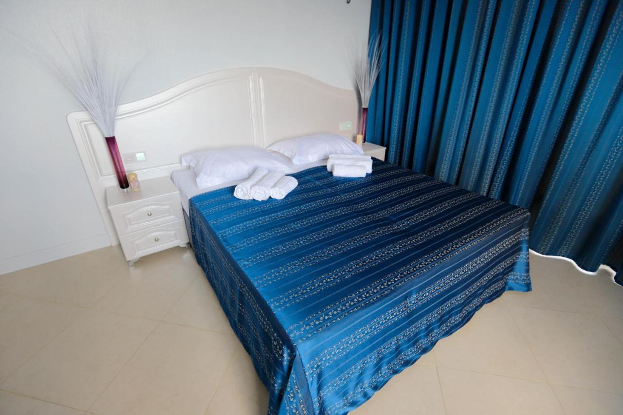 Hometel 4 Friends Gagra Exterior photo