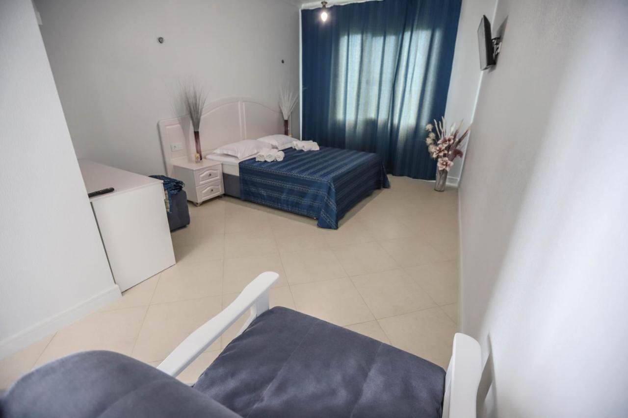 Hometel 4 Friends Gagra Exterior photo